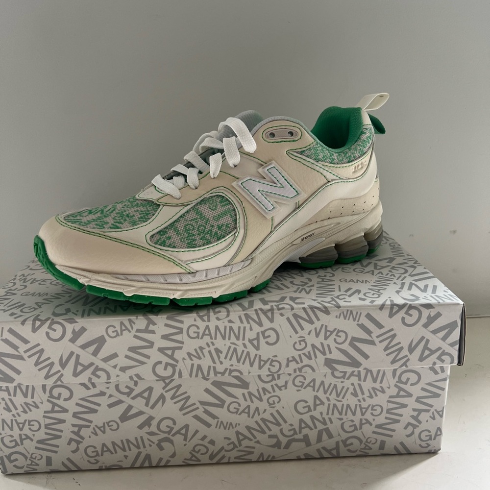 Ganni x new balance sneaker !